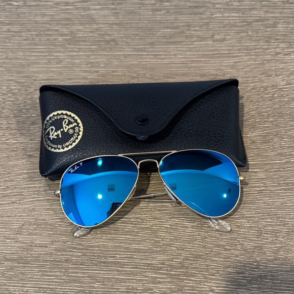 Ray-Ban Gold Frame with Blue Lenses Sunglasses - Picture 4 of 4